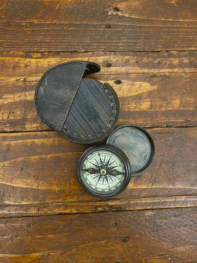 Pocket compass with case