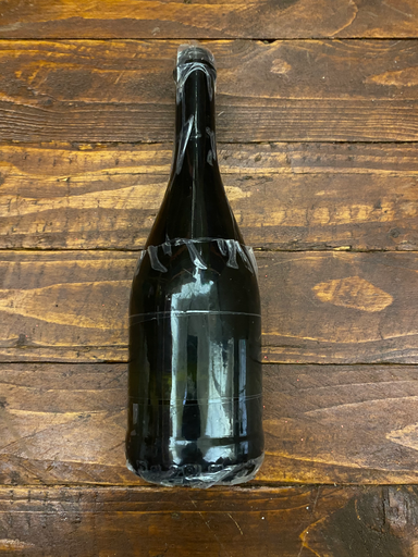 Unlabled wine bottle
